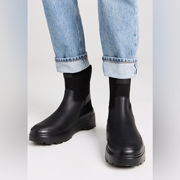 Hunter Shoes - Hunter Women’s Black Flat-form Chelsea Boots 10